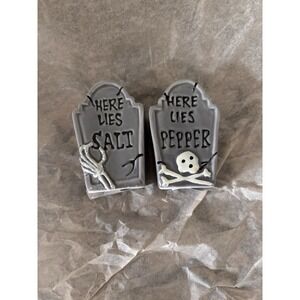 HALLOWEEN CRACKER BARREL MINI TOMBSTONE, HERE LIES SALT & PEPPER NEW